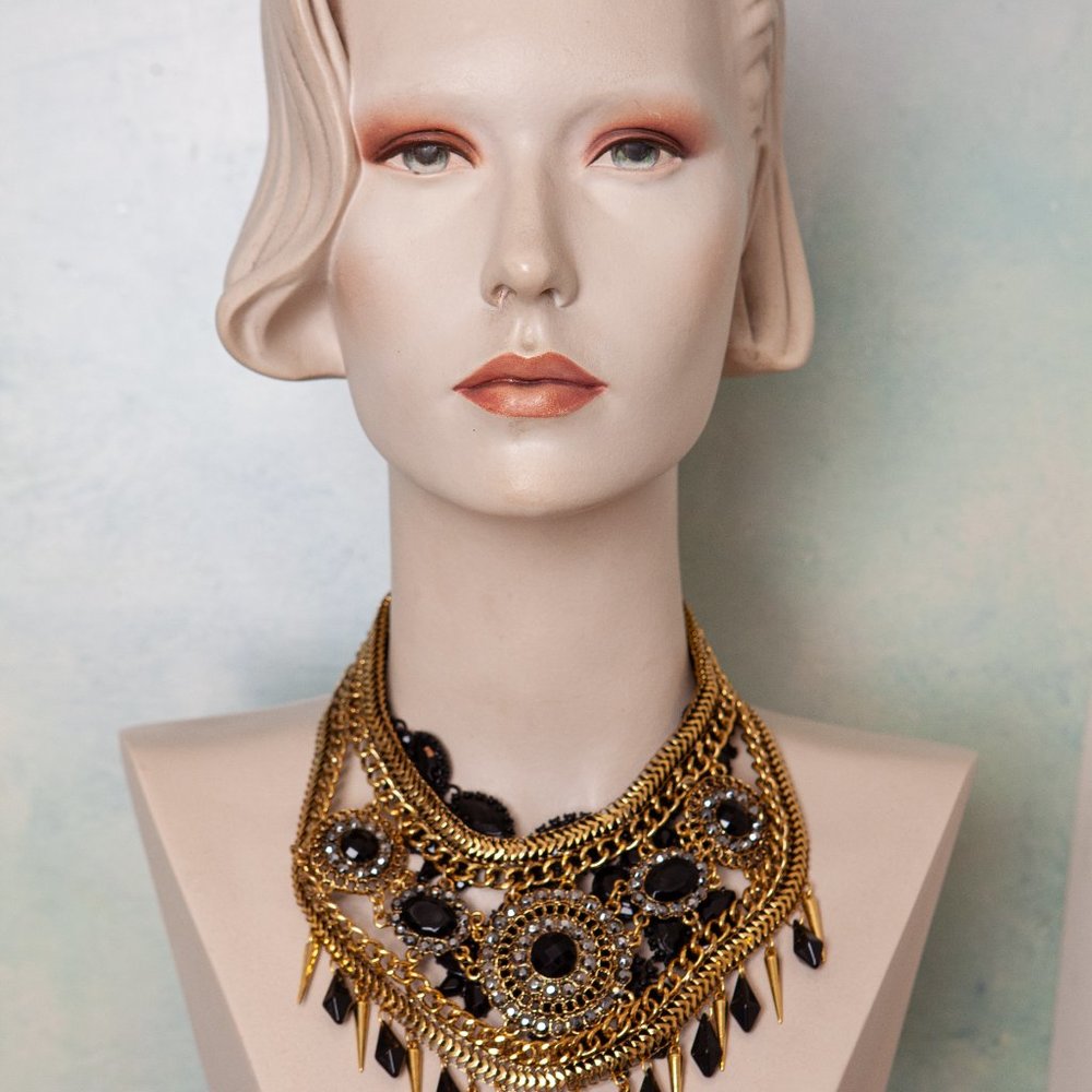 Costume Jewelry Statement Necklace - Picture 2 of 2